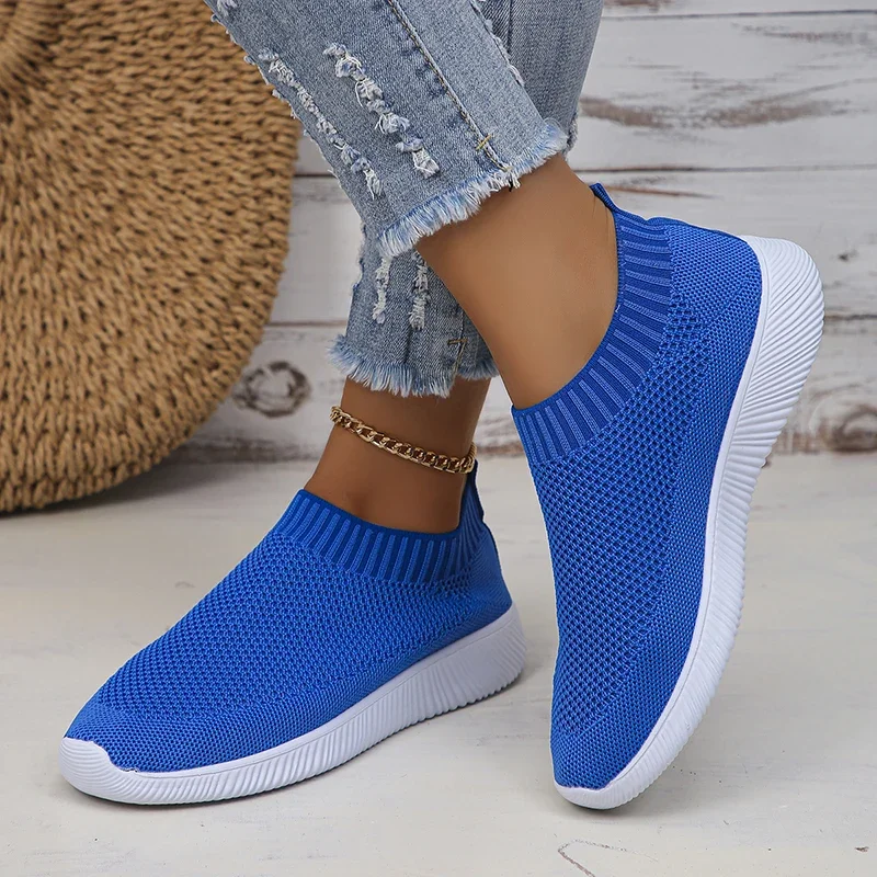 Men Shoes Trends - รองเท้าผ้าใบพื้นตาข่ายระบายอากาศสำหรับผู้ชาย รุ่น 2026 แบบสวม พื้นนุ่ม น้ำหนักเบาพิเศษ
