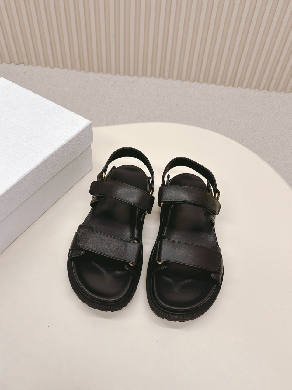 Velcro Strap Sandal - รองเท้าแตะส้นสูงสำหรับผู้หญิงแบบหรูหราพร้อมสายรัดเวลโครปรับได้ รองเท้าแตะเปิดนิ้วเท้าสำหรับฤดูร้อน รองเท้าแตะชายหาดกันลื่น