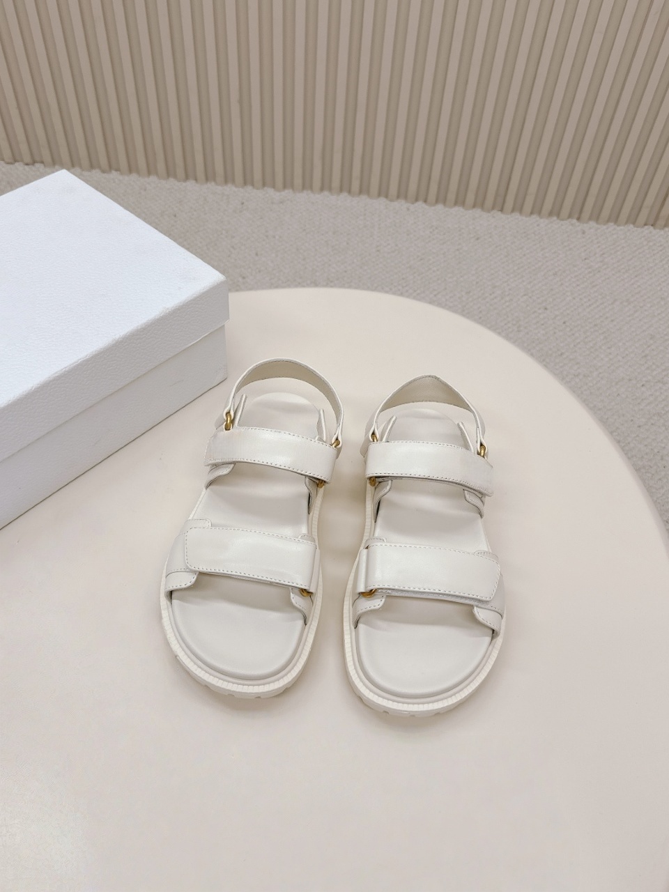 รองเท้าแตะส้นสูงสำหรับผู้หญิงแ - Velcro Strap Sandal บทวิจารณ์และราคา